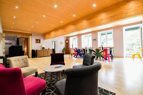 Privatisez un ancien hôtel Gîte de groupe La Truite d Or au bord de la rivière 3