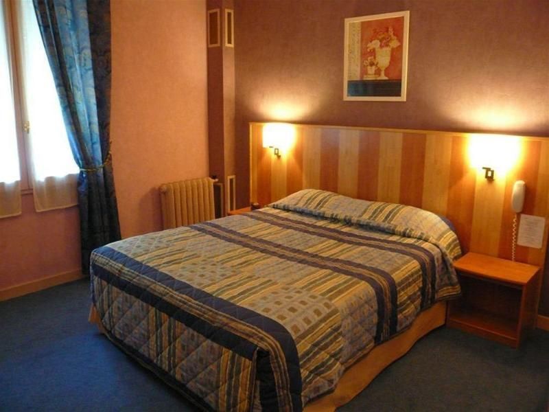 Hotel Au Terminus 2 estrelas em Lons