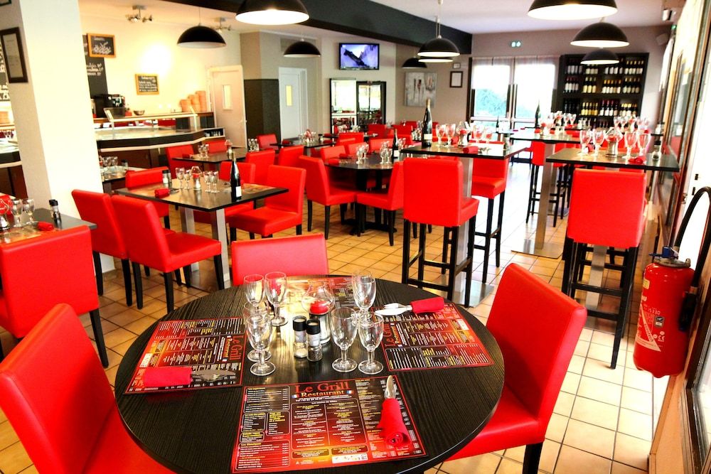 Logis Hôtel Restaurant Le Grill 3 estrelas em Lons