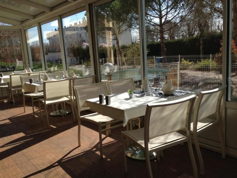 Logis Hotel les Charmilles 2