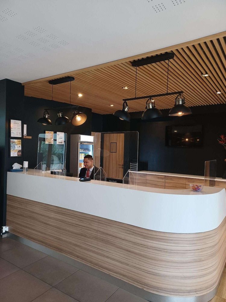Q7 Lodge Lyon 7 2