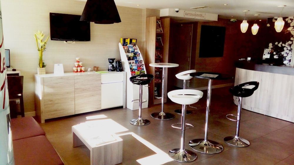 Hôtel Kyriad Lyon Est 2