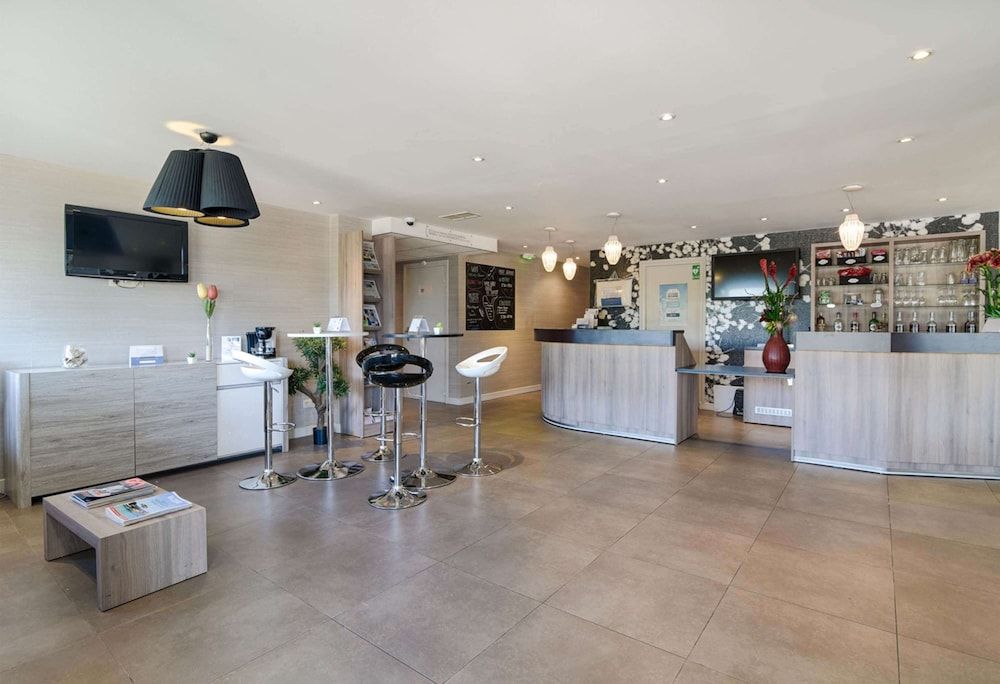 Hôtel Kyriad Lyon Est 3