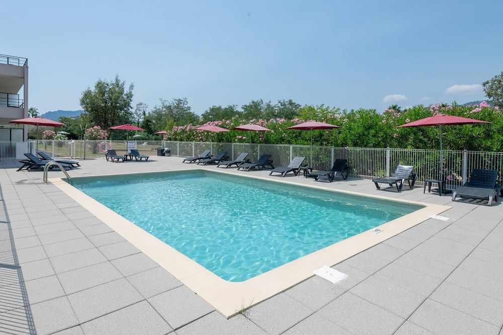 Comfort Aparthotel Cannes Mandelieu 4 estrellas en Mandelieu-la-Napoule