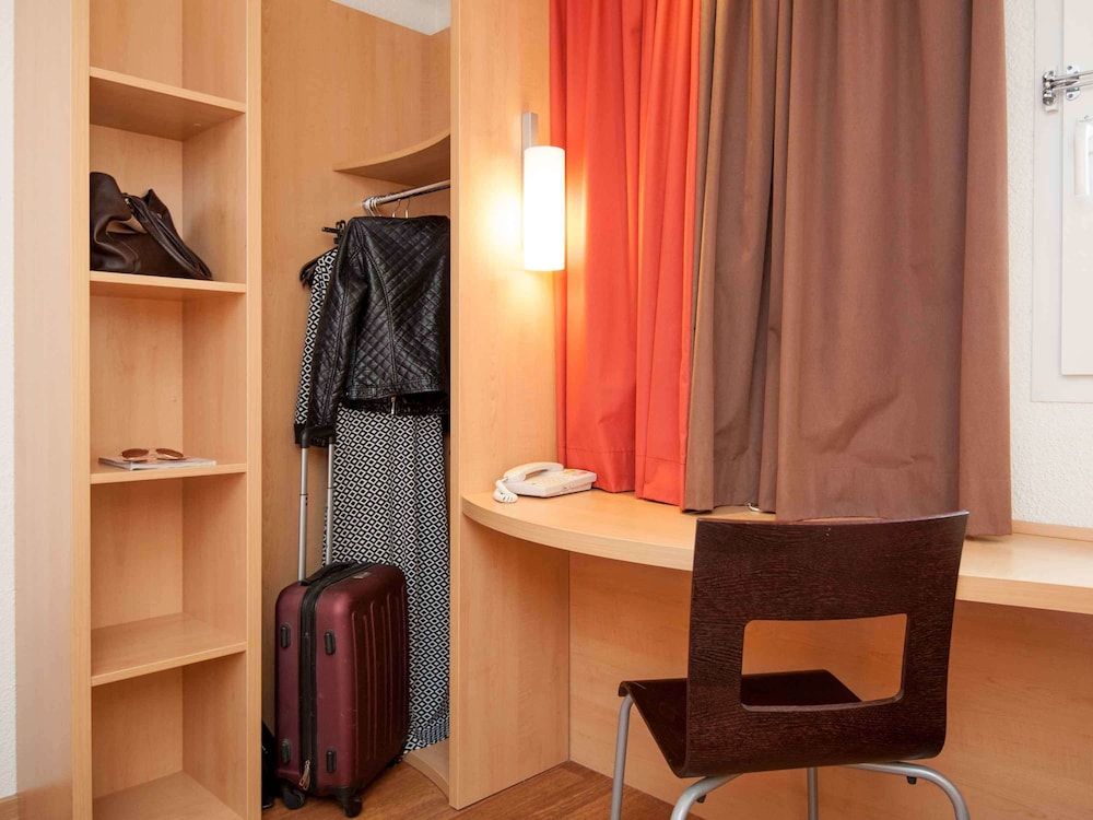 Hotel ibis Avallon 3