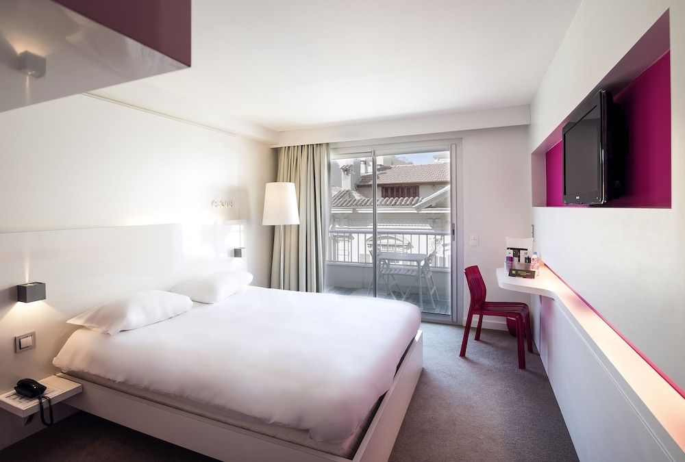 ibis Styles Menton Centre 3