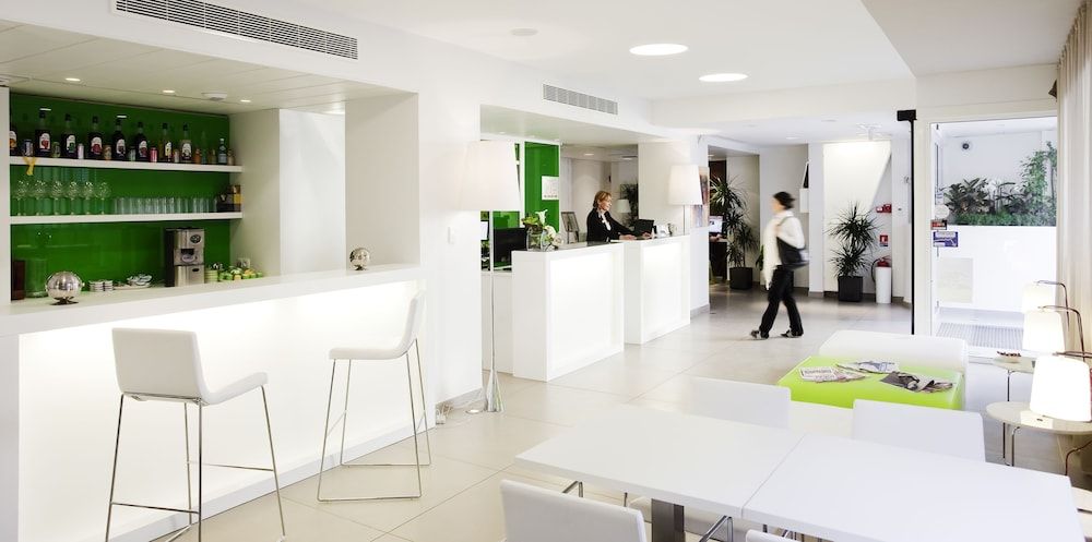 ibis Styles Menton Centre 2