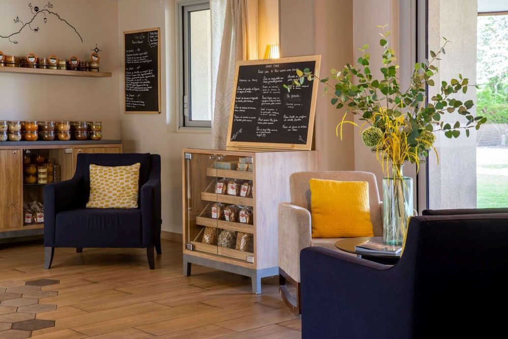 Best Western La Porte des Châteaux 2