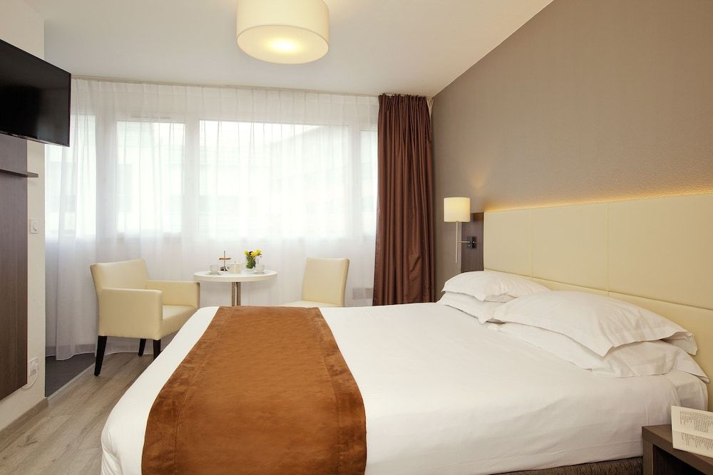 Séjours & Affaires Montreuil Saint Mandé 2 estrelas em Montreuil