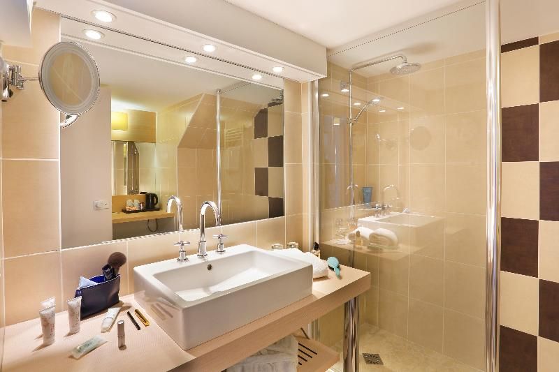 Relais Du Silence Chateau De Pizay 4 étoiles à Belleville-sur-Saône