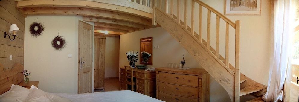 Chilly Powder - Hôtel au Coin du Feu 2