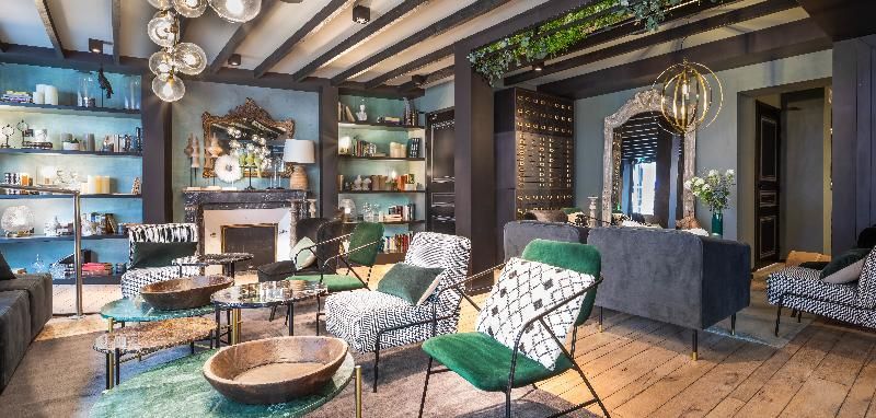 Maisons Du Monde Hôtel & Suites Nantes 4 estrelas em Nantes