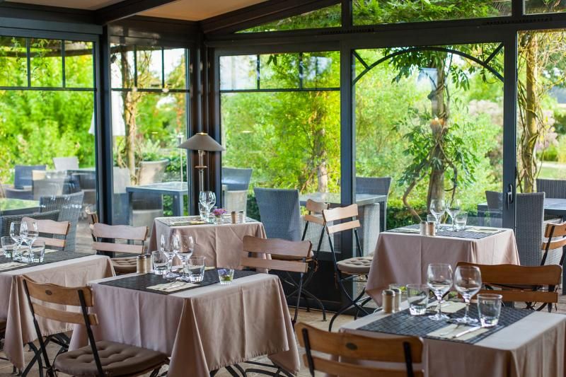 Hotel The Originals Domaine de Bellevue 2