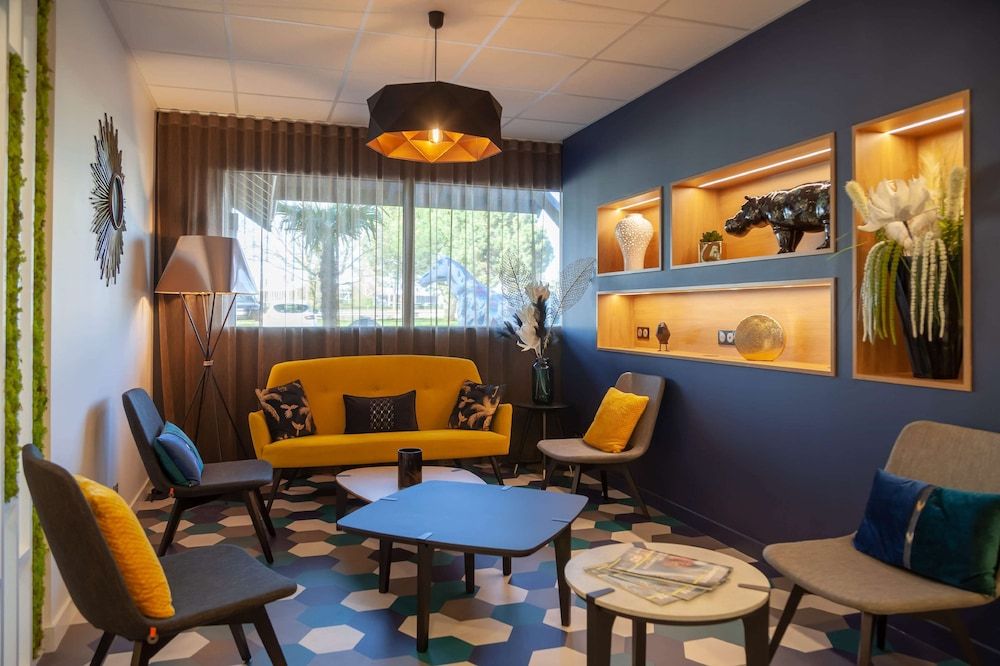 Kyriad NIORT - Espace Mendes-France 2