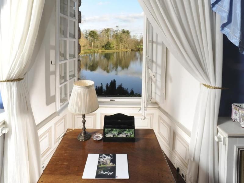 Le Chateau de Canisy 2