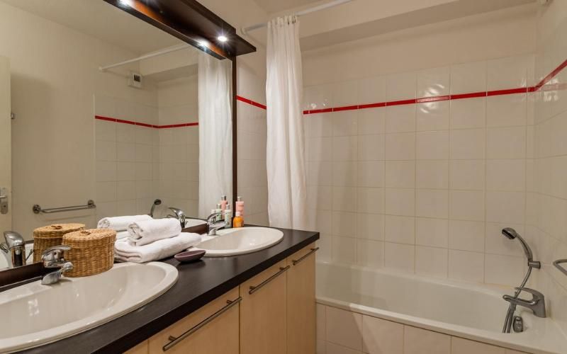 Le Domaine de L'Oliveraie 2