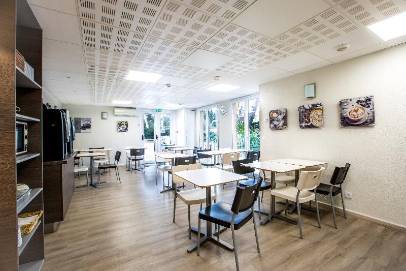 BRIT HOTEL TOULON - Parc Azur 2 estrelas em Ollioules