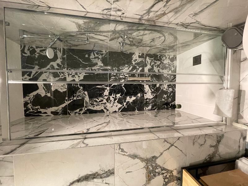 Urban Jungle. Hotel Orleans (ex Grand Hôtel) 2