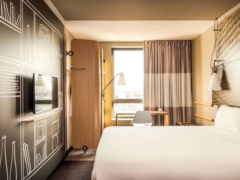 ibis Paris Coeur d'Orly Airport 2