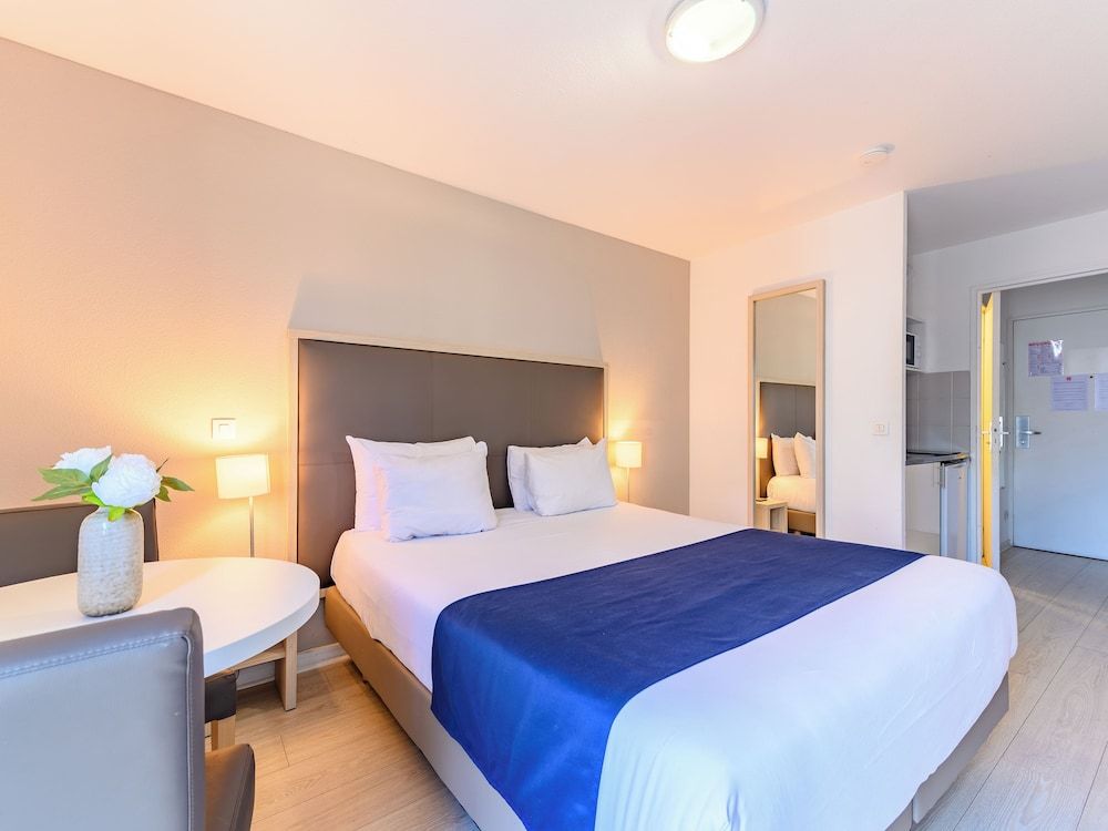 Séjours & Affaires Pantin Charles de Gaulle 3 estrellas en Pantin