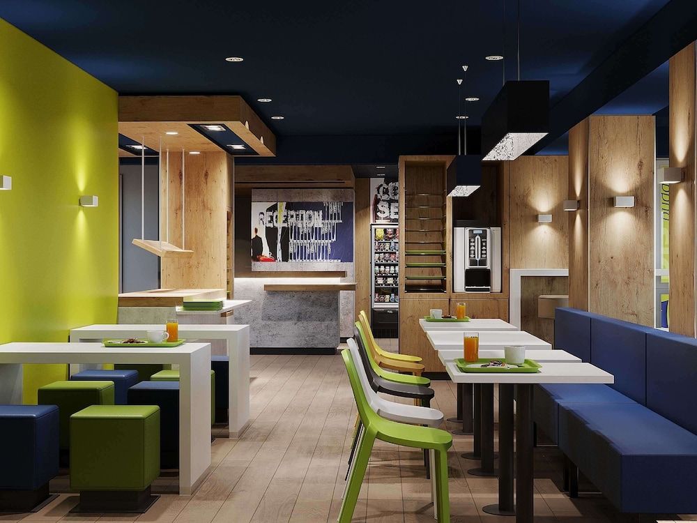 Ibis Budget Poitiers Nord Futuroscope 1