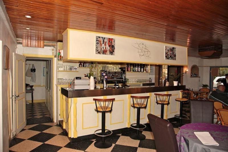 Hotel Restaurant Les Glycines 2