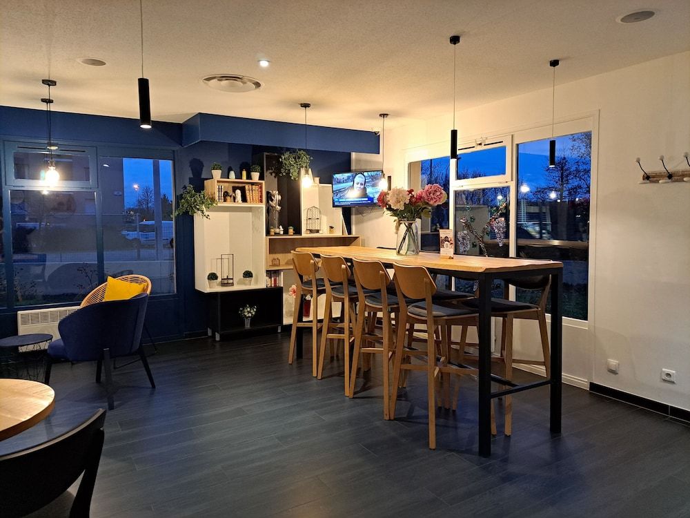 Kyriad Direct Roanne 3