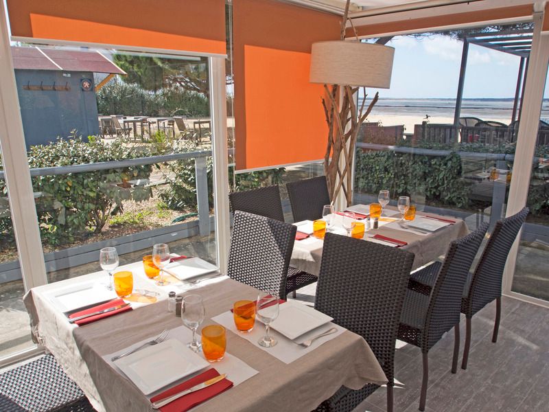 Hotel de la Plage Marennes, The Originals Relais 3