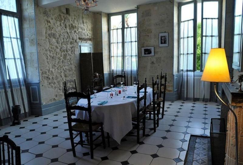 Du Prieuré 3 estrelas em Ruffiac