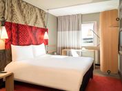 ibis Paris Saint-Denis Stade Sud+Billet à La Cité des Sciences et de l'Industrie - 1 journée