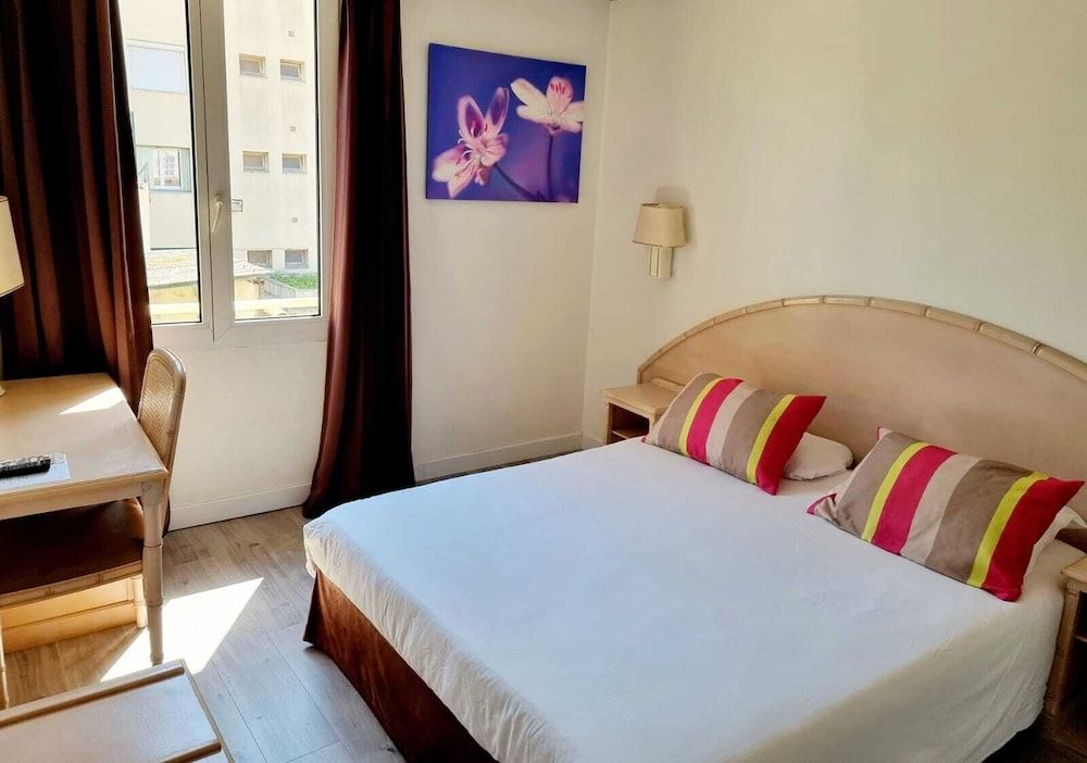 Hotel de Flore 3 estrelas em Saint-Raphaël