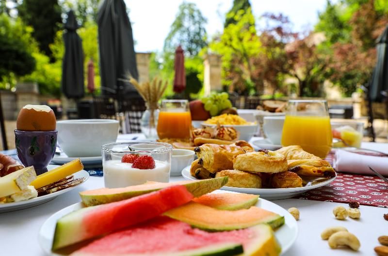 Chateau de Roussan 2