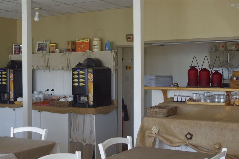 Kyriad Direct Saintes 2 estrelas em Saintes