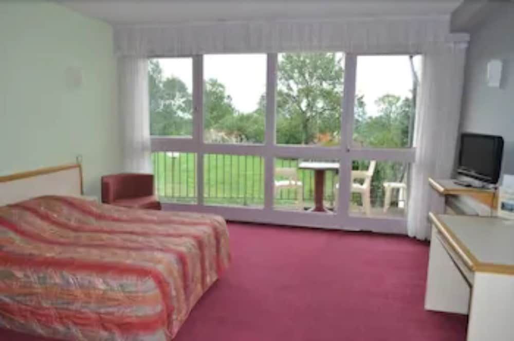 INTER-HOTEL Salers Le Gerfaut 2