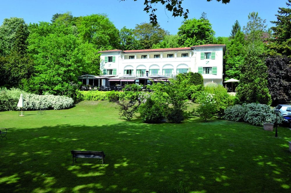 Hostellerie du Country Club 2 estrelas em Samois-sur-Seine