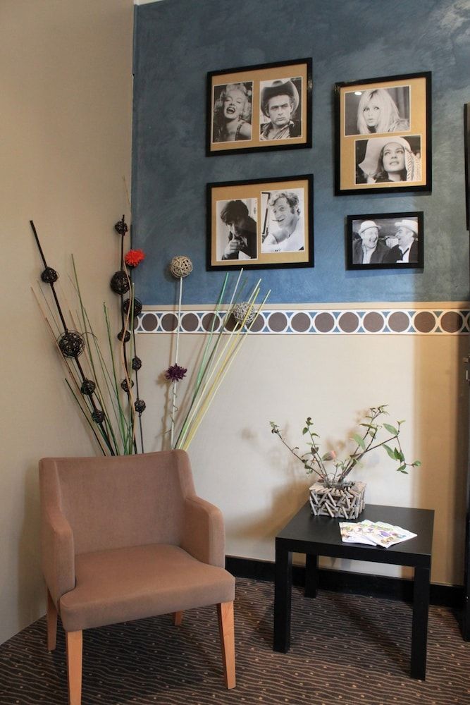 Adonis Sanary Grand Hôtel des Bains 3