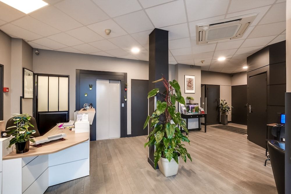 Brit Hotel St Nazaire Centre Gare 3 estrellas en Saint-Nazaire