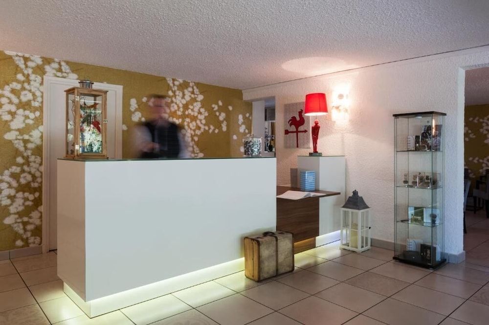 LOGIS HOTEL LE PARC DE GEOFFROY 4 estrellas en Thiers