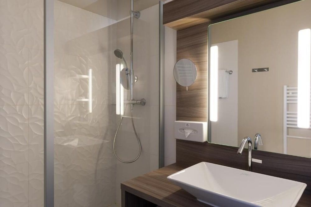 LOGIS HOTEL LE PARC DE GEOFFROY 2