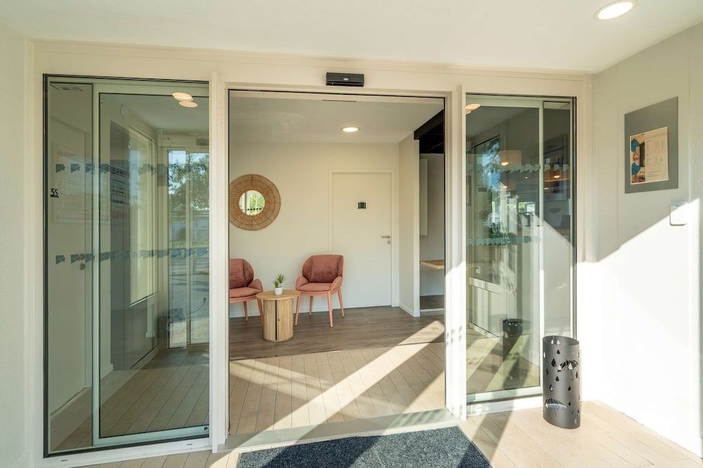 Sure Hotel by Best Western Rochefort-Sur-Mer 2