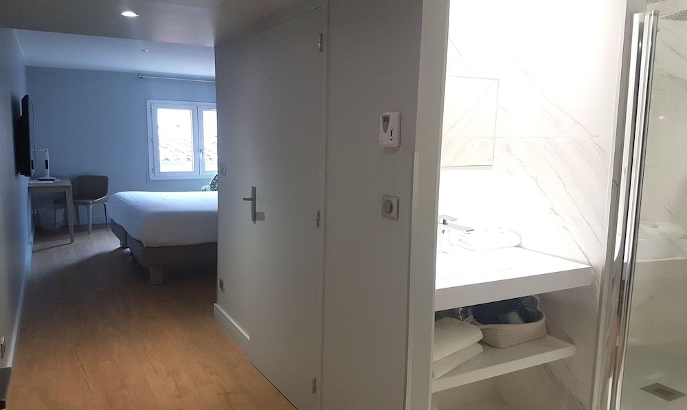 Grand Hôtel Dauphiné, Boutique Hôtel & Suites 2