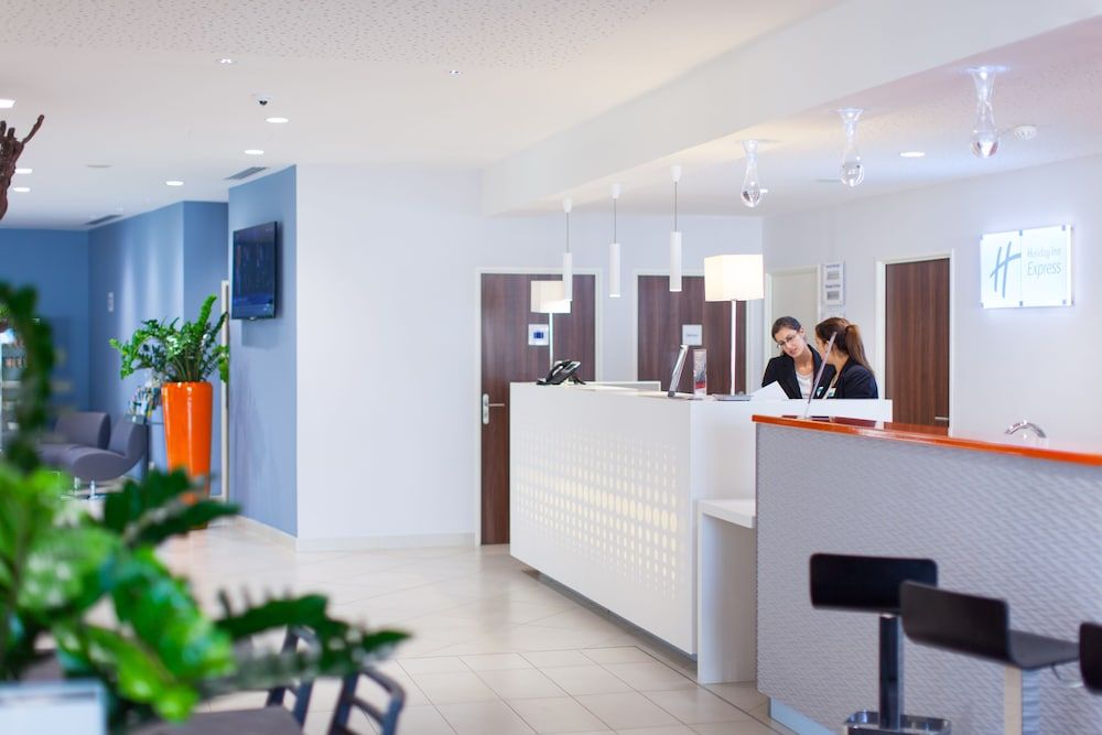 Holiday Inn Express Toulon - Est, an IHG Hotel 3