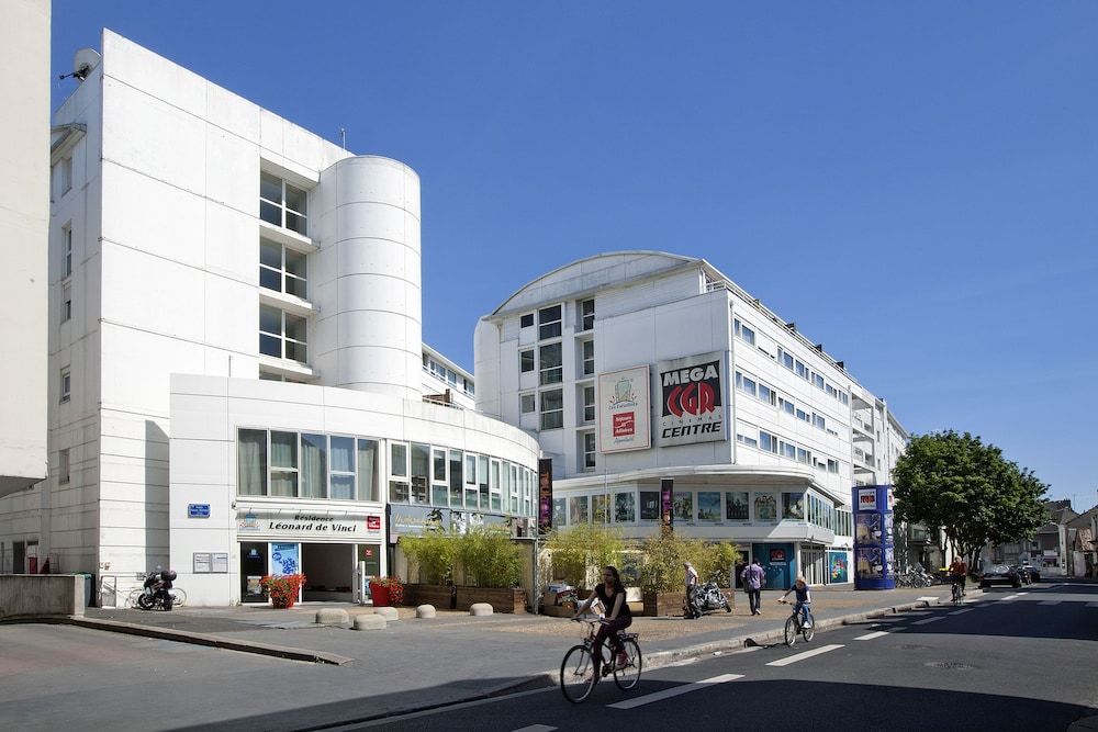 Séjours & Affaires Tours Léonard de Vinci 2 étoiles à Tours