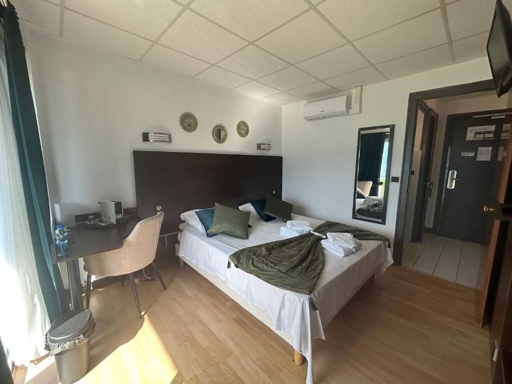 HOTEL DU POÈTE 3 estrellas en Tresserve
