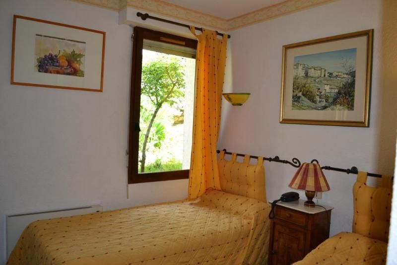 Le Vieil Amandier 2 étoiles à Trigance