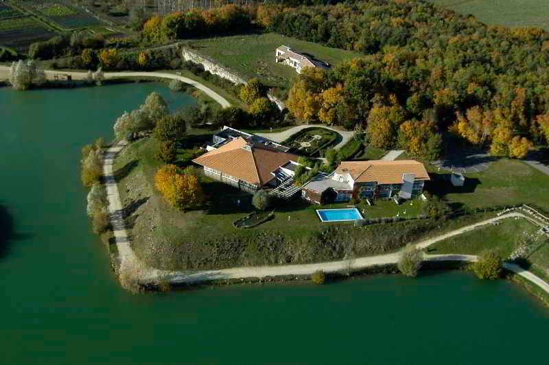 Les Jardins du Lac 3 estrelas em Trizay