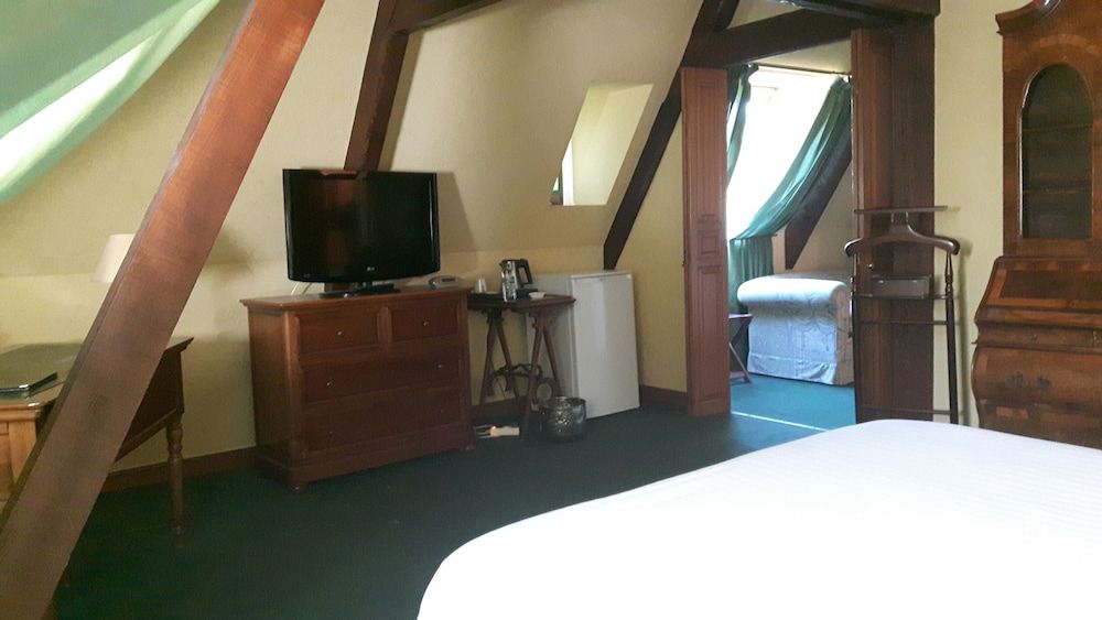 Château de Salles 4 étoiles à Vézac