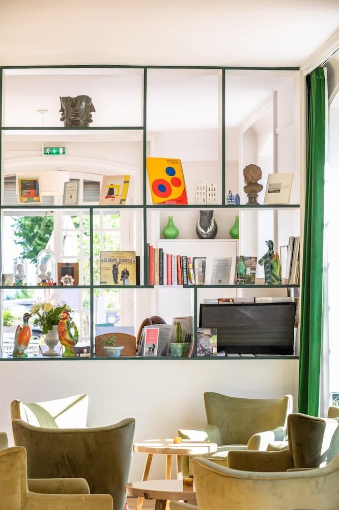 Hôtel Restaurant de la Poste et du Lion d'Or 2