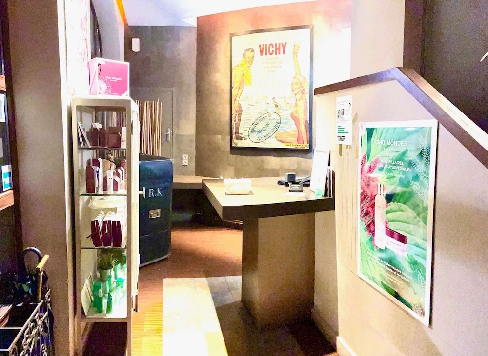 Hotel Kyriad Vichy Spa Cinq Mondes 3