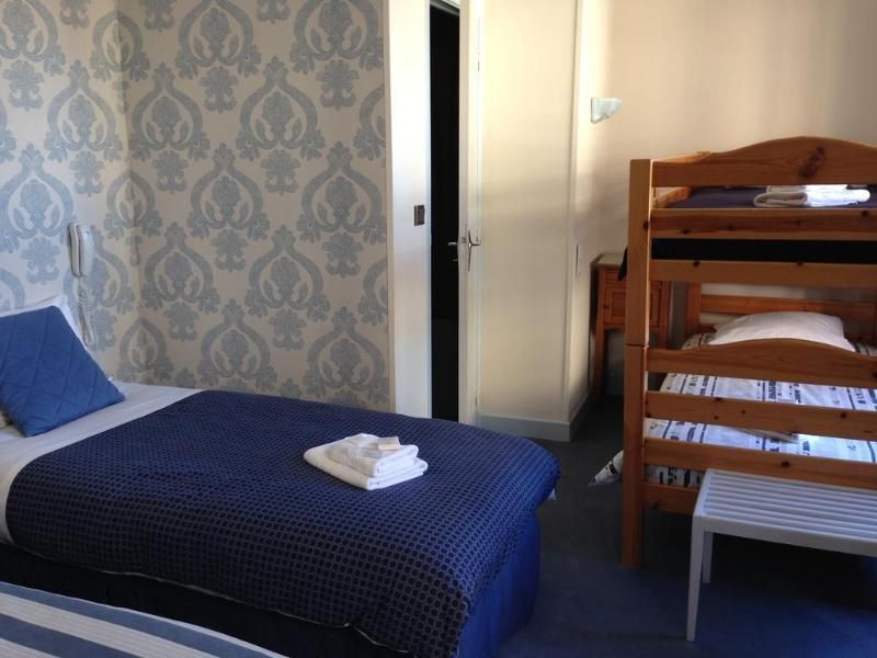 Hotel California 2 estrellas en Vichy